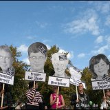 2005 "Horrorkabinet" bij manifestatie op Het Plein in Den Haag 
